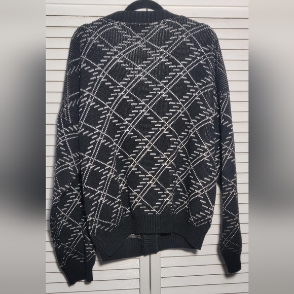 AREA Black & White Diamond Pattern Knit Oversized Cardigan - Picture 4 of 4